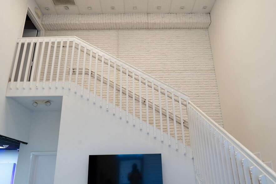 More Photos Of 14066 NW 82nd Unit #8-a Ave, Miami Lakes Sports And Entertainment For Sale