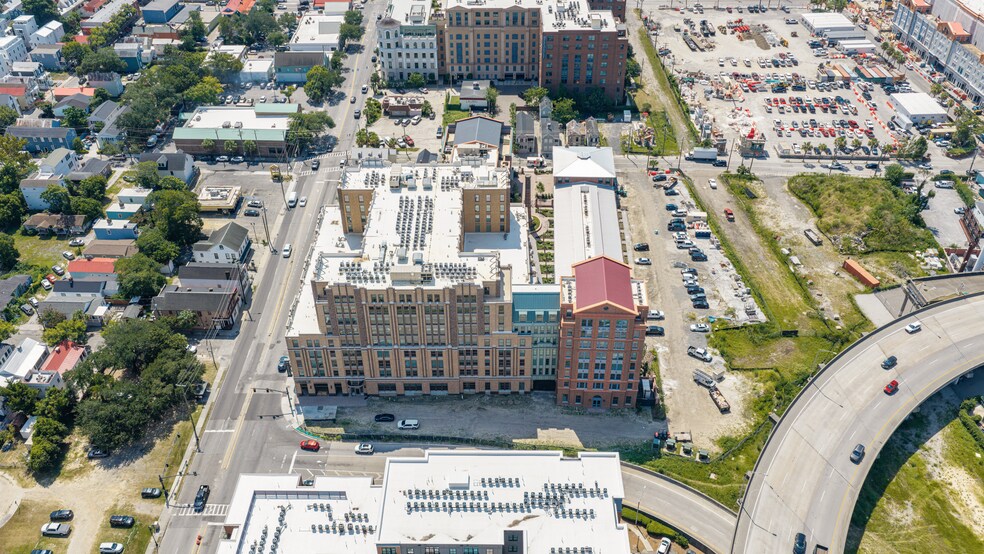 More Photos Of 40 Line St, Charleston Apartments For Lease