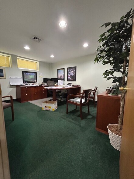 More Photos Of 101 Rt 130, Cinnaminson Unknown For Lease