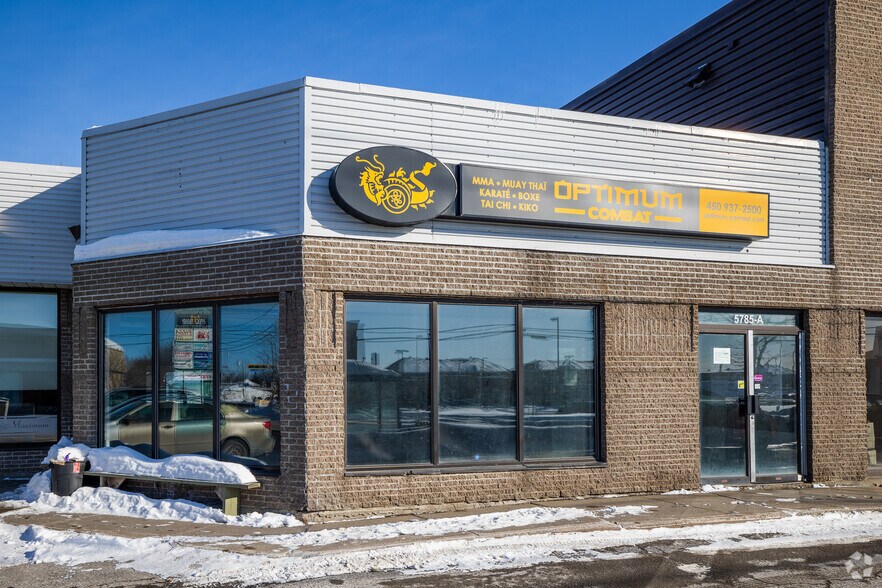 More Photos Of 5769-5795 Boul Des Laurentides, Laval General Retail For Lease