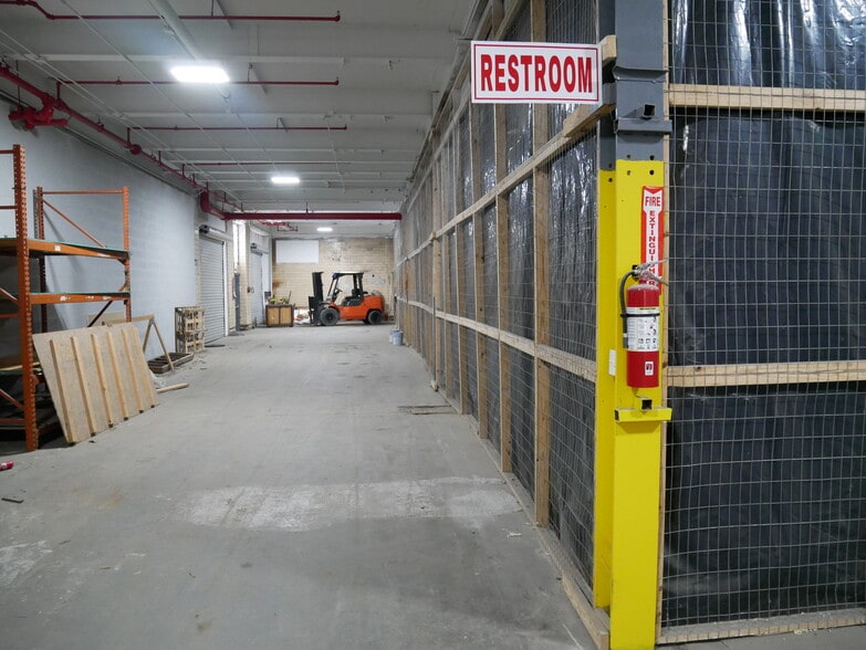 More Photos Of 105 Maple St, Rossville Light Distribution For Sale