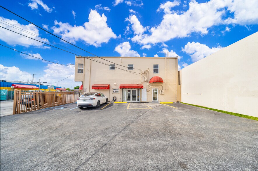 More Photos Of 3401 NW 7th St, Miami Medical For Lease