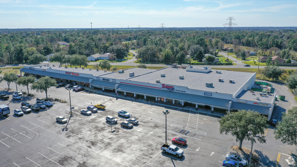 Primary Photo Of 9264 SE Maricamp Rd, Ocala General Retail For Lease
