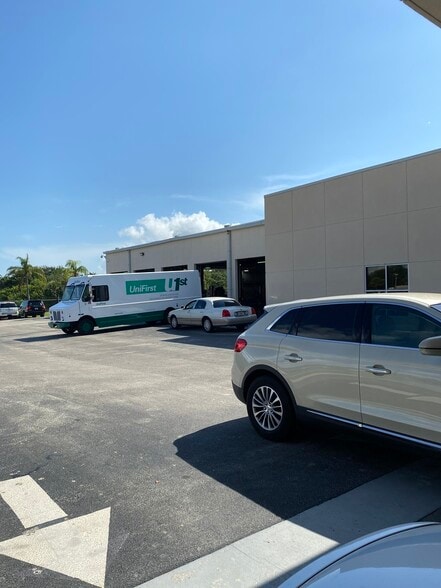 More Photos Of 1800-1850 E Merritt Island Cswy, Merritt Island Auto Dealership For Sale