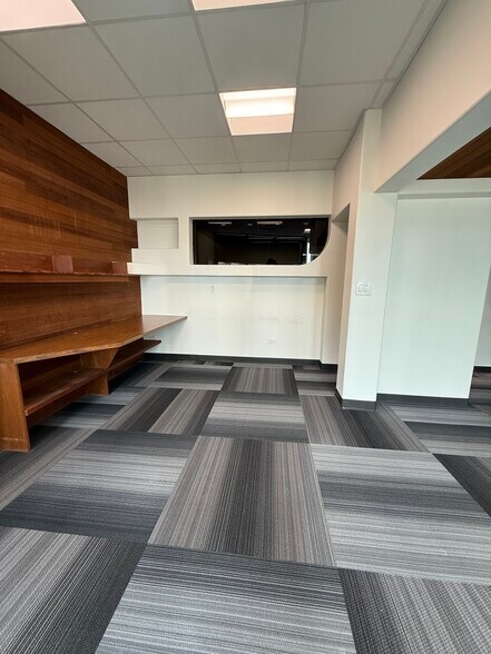More Photos Of 826 Kaheka St, Honolulu Office For Lease