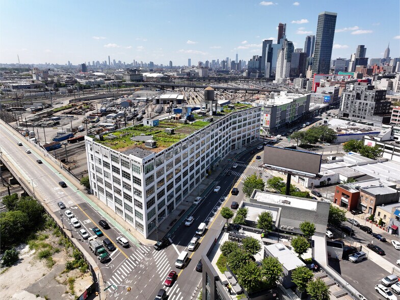 More Photos Of 37-18 Northern Blvd, Long Island City Office For Lease