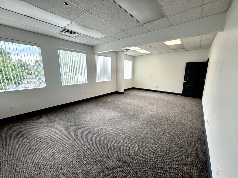 More Photos Of 1111 Van Voorhis Rd, Morgantown Medical For Lease