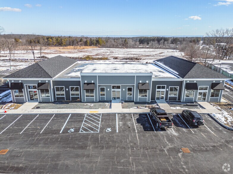 More Photos Of 400 Maple Rd, Slingerlands Freestanding For Lease