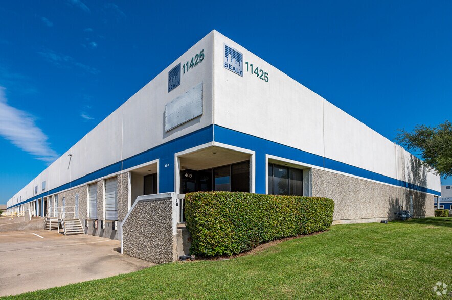 More Photos Of 11420 Mathis Ave, Farmers Branch Unknown For Lease