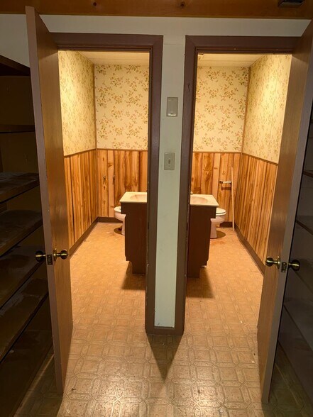 More Photos Of 2451 34th St, Lubbock Freestanding For Lease