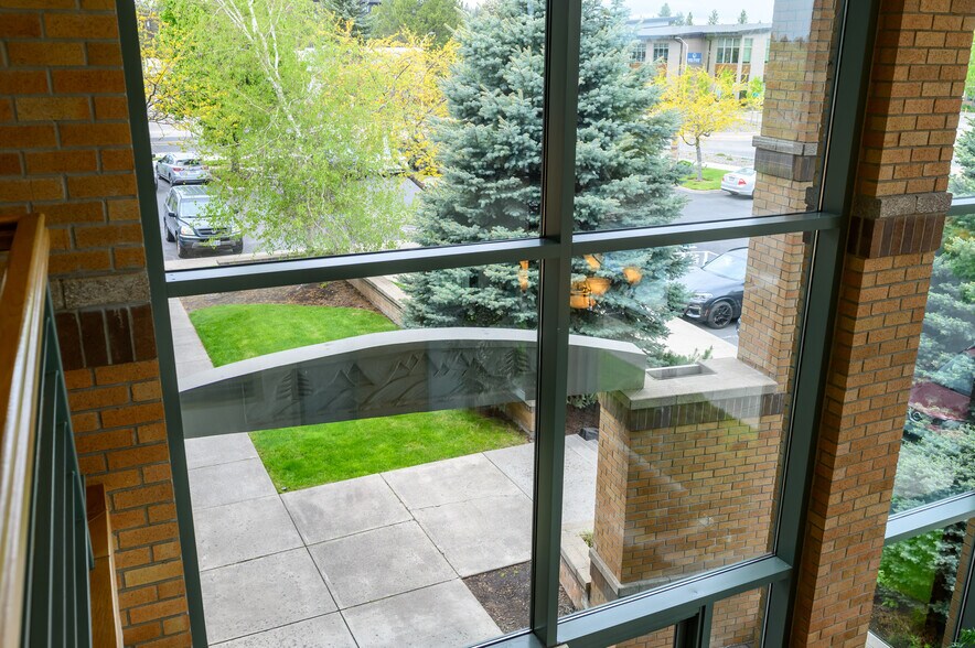 More Photos Of 296 SW Columbia St, Bend Office For Sale