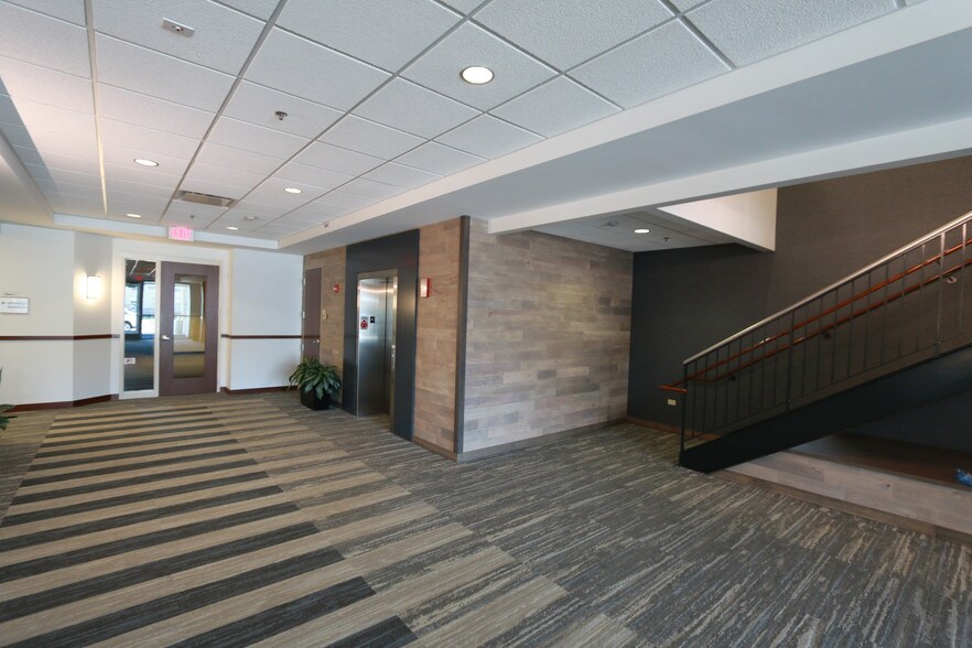 More Photos Of 1025 Red Oak Ln, Lindenhurst Medical For Lease