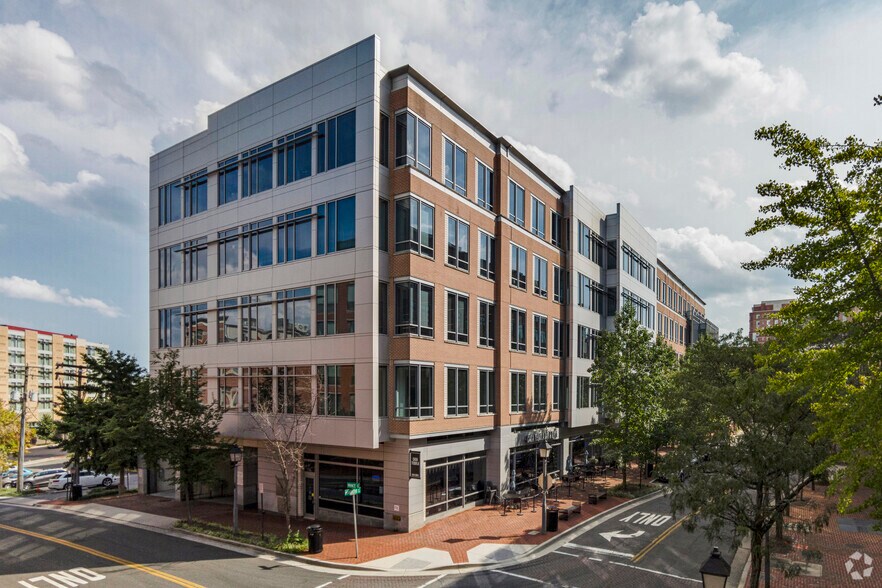 More Photos Of 1701 Duke St, Alexandria Office For Lease