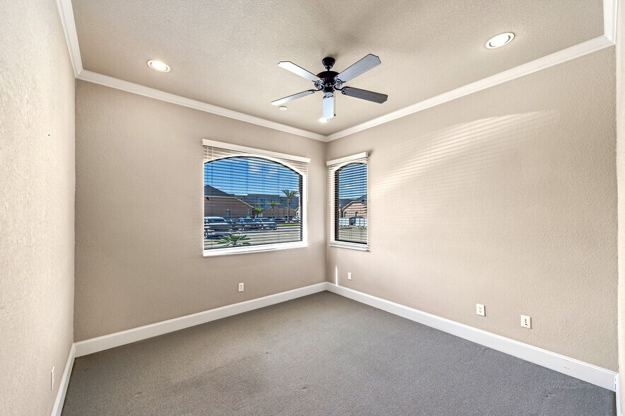 More Photos Of 1846 Snake River Rd, Katy Medical For Lease