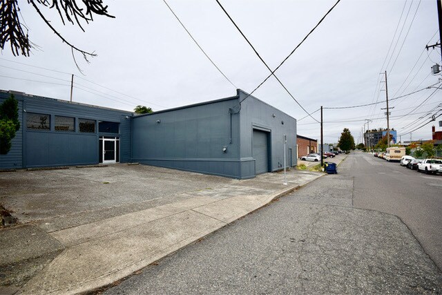 More Photos Of 2801 SE 9th St, Portland Warehouse For Lease