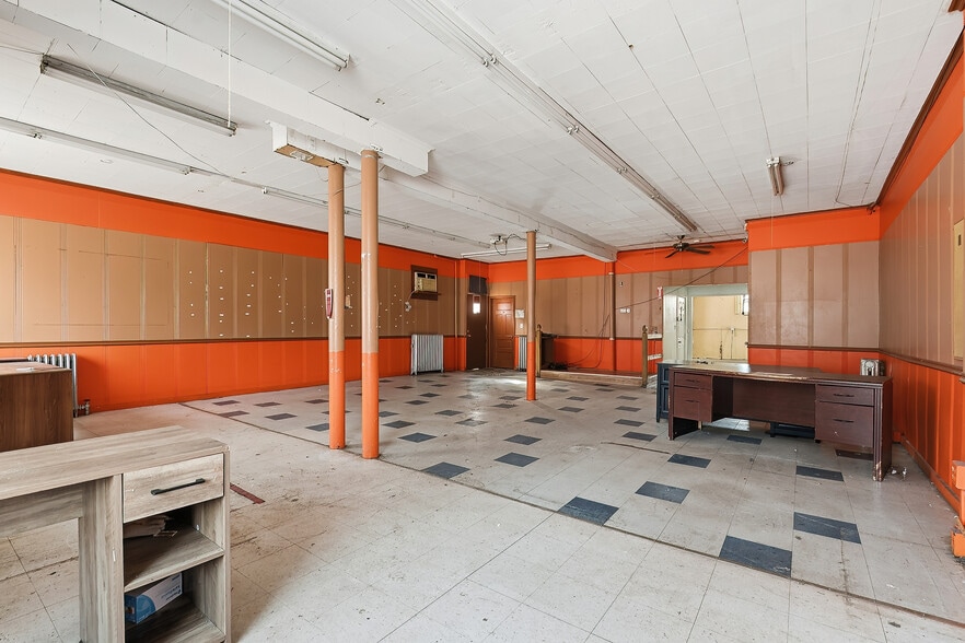 More Photos Of 8 W Olive St, Scranton Office For Sale