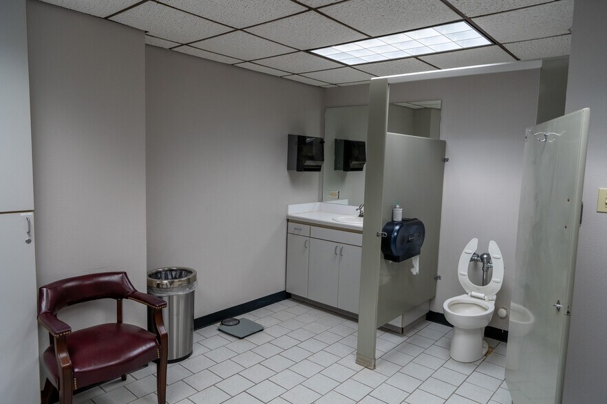 More Photos Of 125 W Missouri Ave, Midland Office For Lease