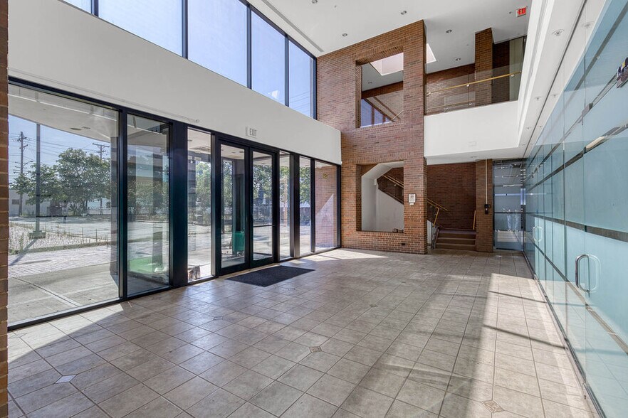 More Photos Of 195 N Grant Ave, Columbus Office For Sale