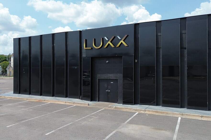 More Photos Of 5002 Washington Ave, Houston Bar For Lease