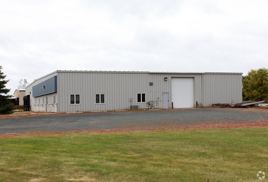 More Photos Of 807 Prospect Ave, Osceola Manufacturing For Sale