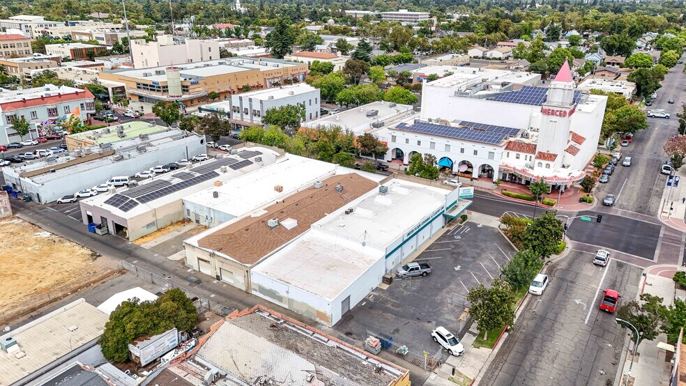 More Photos Of 328-332 W Main St, Merced Storefront For Lease