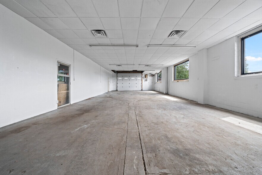 More Photos Of 6821-6847 Dayton Springfield Rd, Enon General Retail For Lease