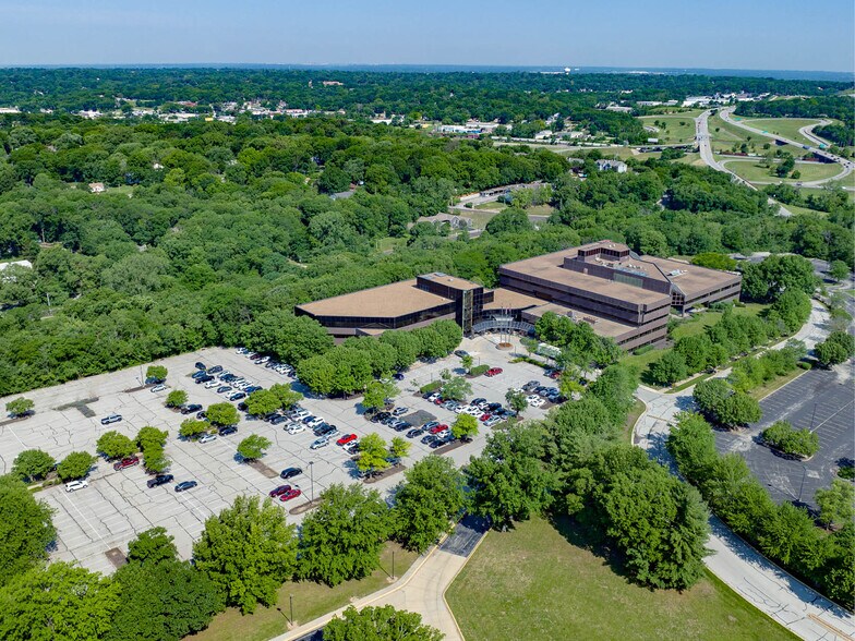 More Photos Of 5200 Metcalf Ave, Overland Park Office For Lease