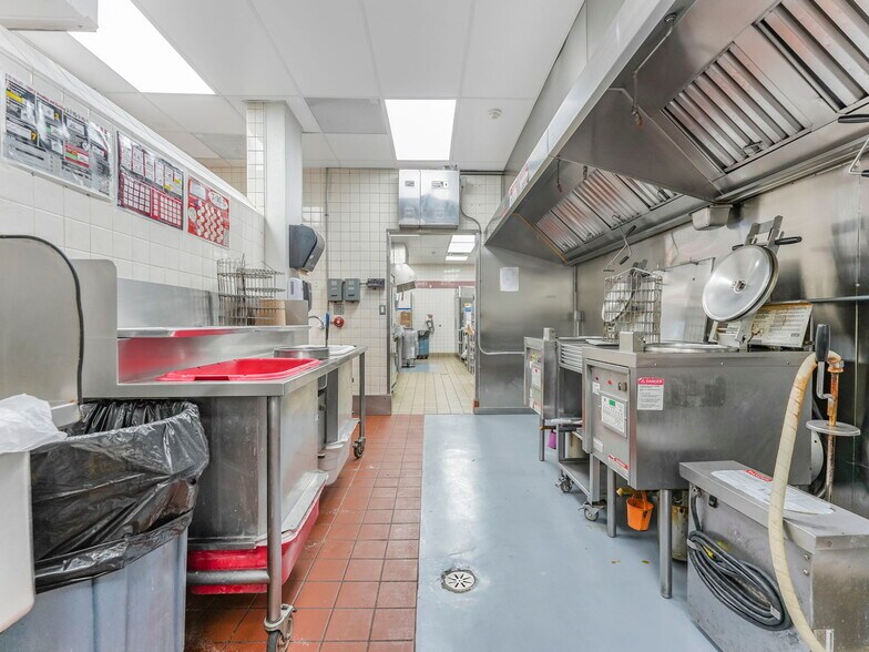 More Photos Of 51 Kaska Rd, Sherwood Park Fast Food For Sale