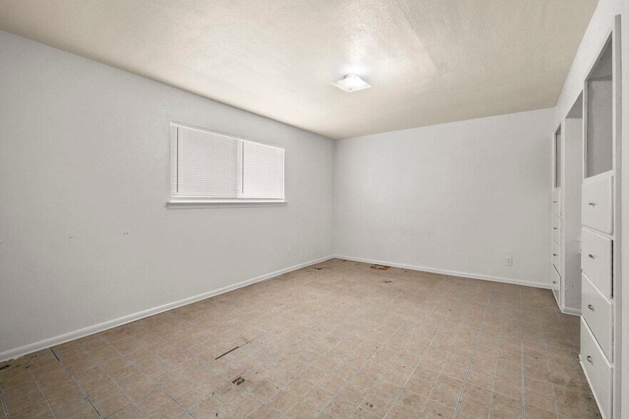 More Photos Of 110 Mary Louise Dr, San Antonio Apartments For Sale