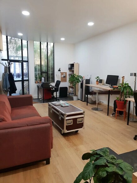 Primary Photo Of , Paris Office For Sale