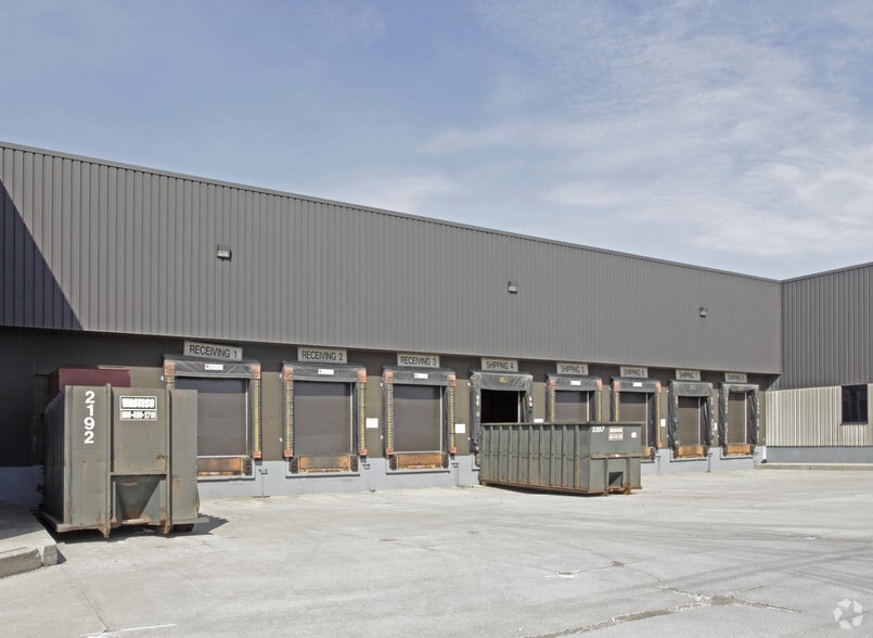 Primary Photo Of 6601 Goreway Dr, Mississauga Warehouse For Lease