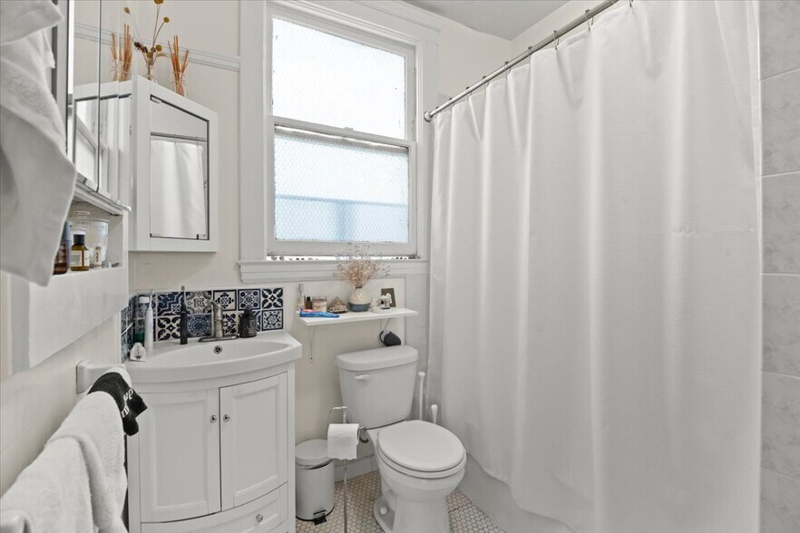 More Photos Of 1159-1169 Union St, San Francisco Apartments For Sale