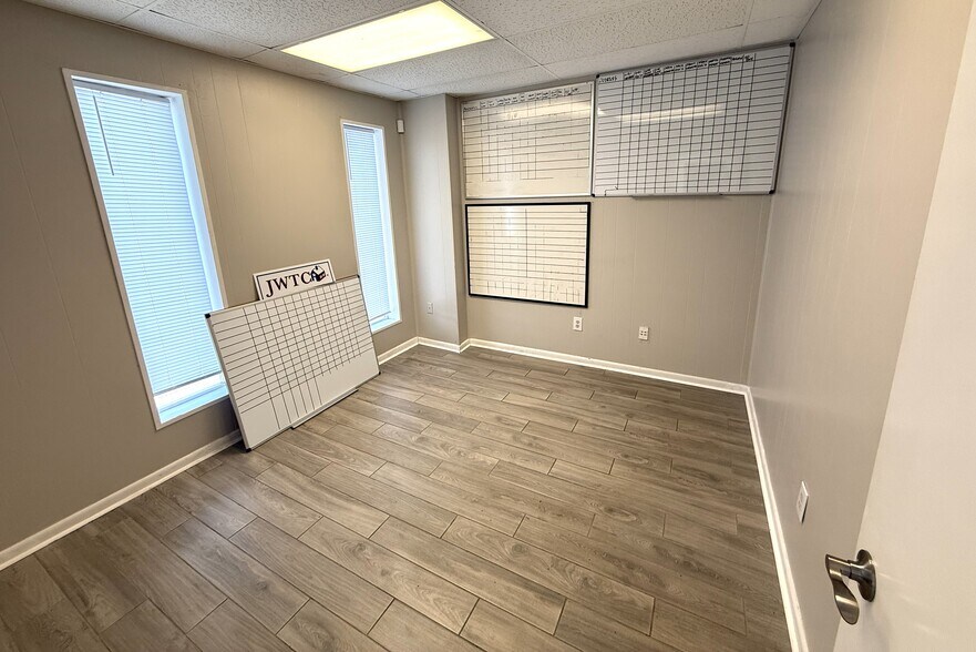 More Photos Of 2469 Eslava Creek Pky, Mobile Flex For Sale