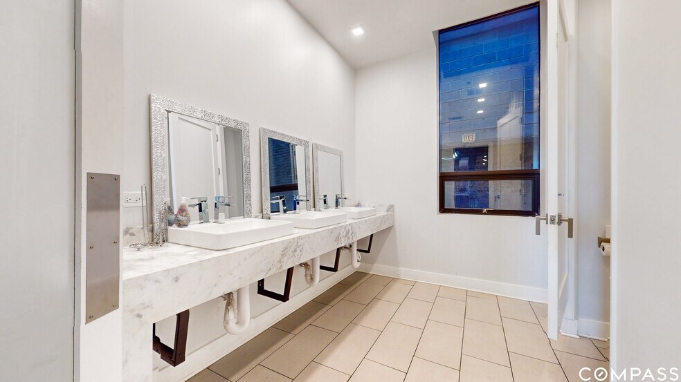 More Photos Of 2241 S Wabash Ave, Chicago Loft Creative Space For Sale