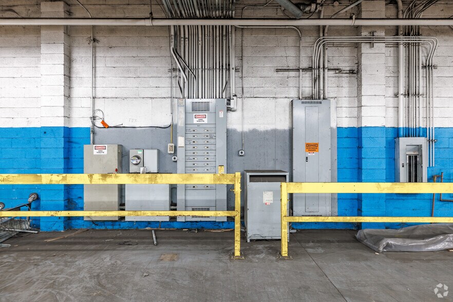 More Photos Of 151 Midler Park Dr, Syracuse Industrial For Sale