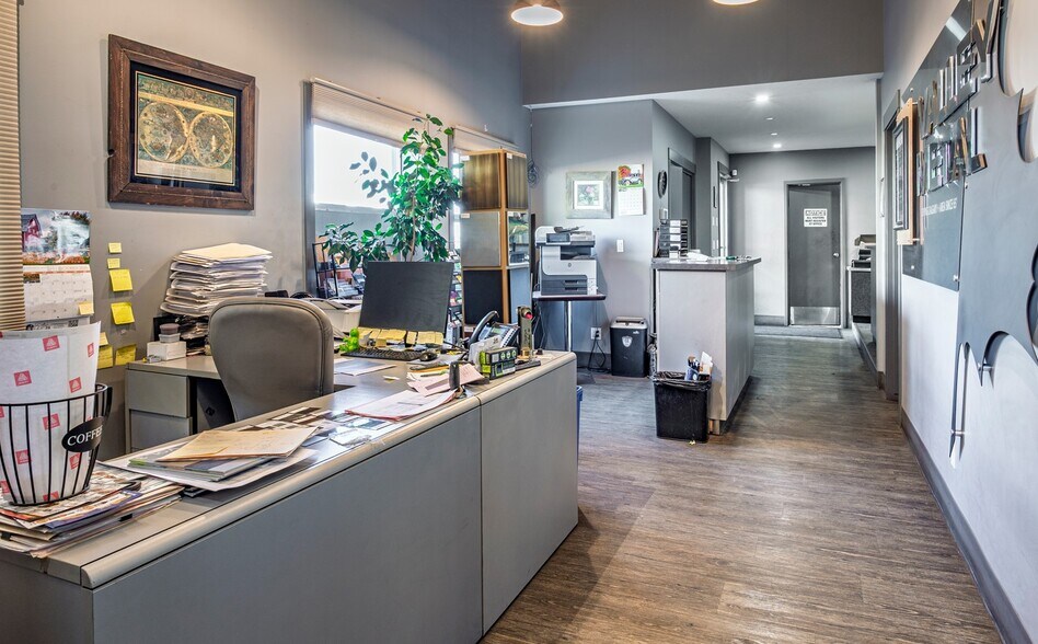 More Photos Of 3003 11 St SE, Calgary Warehouse For Sale