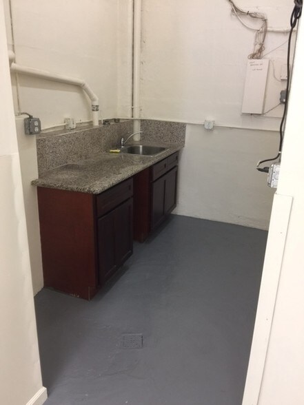 More Photos Of 1118-1120 Howard St, San Francisco Office For Sale
