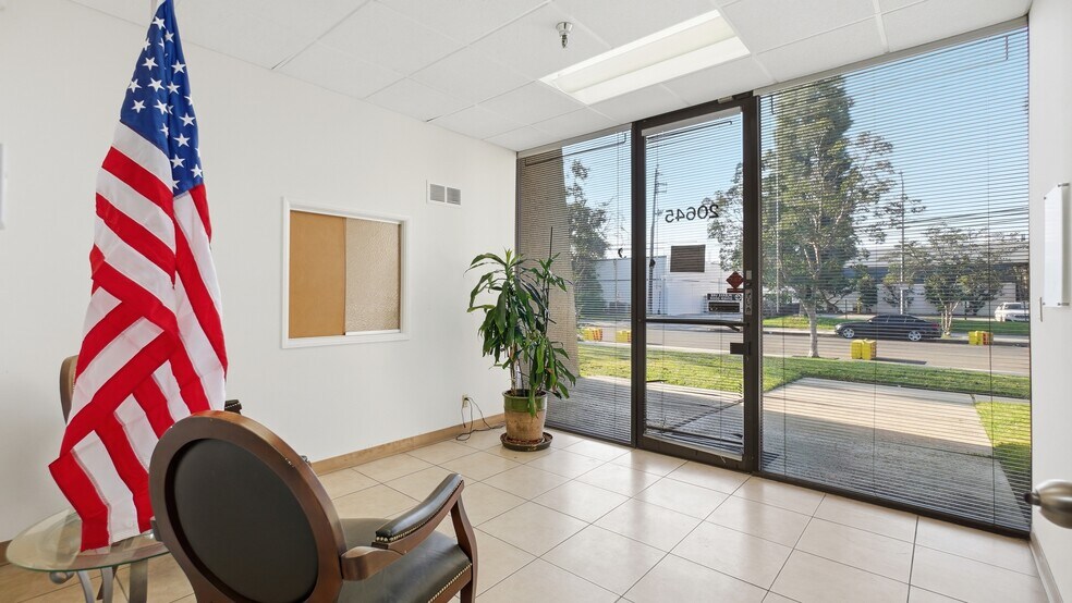 More Photos Of 20645 Bahama St, Chatsworth Manufacturing For Sale