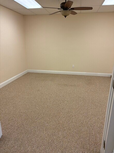 More Photos Of 493 Barger Dr, Port Charlotte Office For Lease