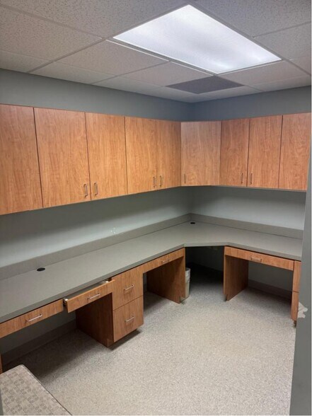 More Photos Of 700 S Dewey St, Greenville Healthcare For Lease