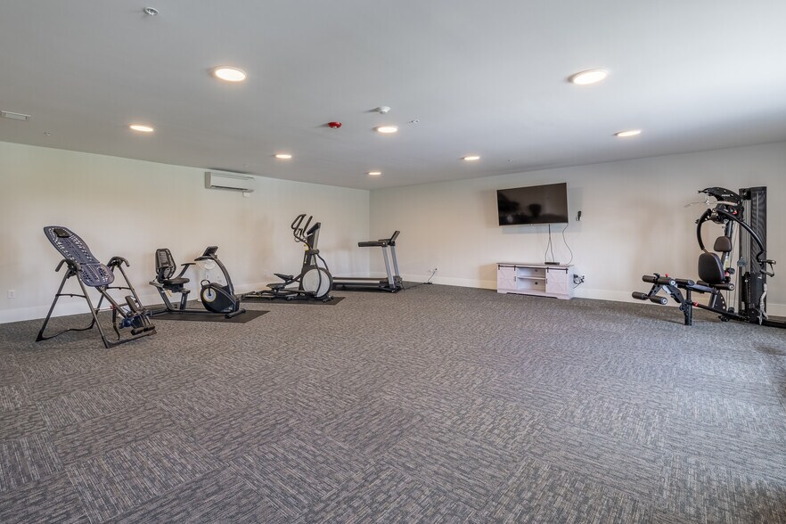 More Photos Of 57 Long Point Rd, Lakeville Specialty For Sale