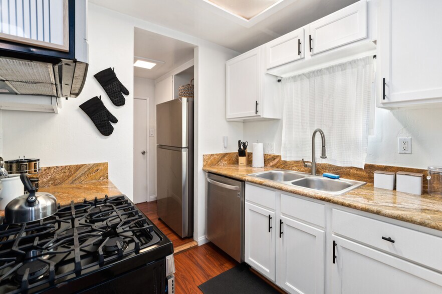 More Photos Of 818 Portsmouth Ct, San Diego Multifamily For Sale