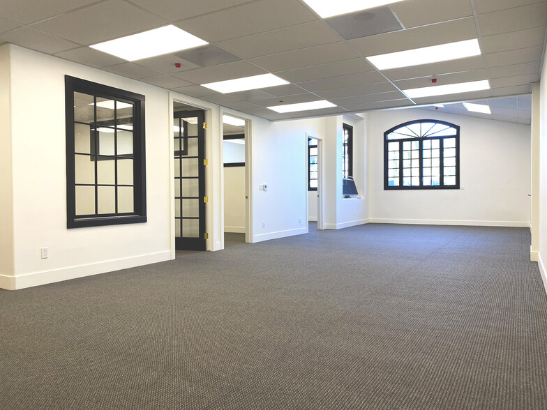 More Photos Of 1525 State St, Santa Barbara Office For Sale