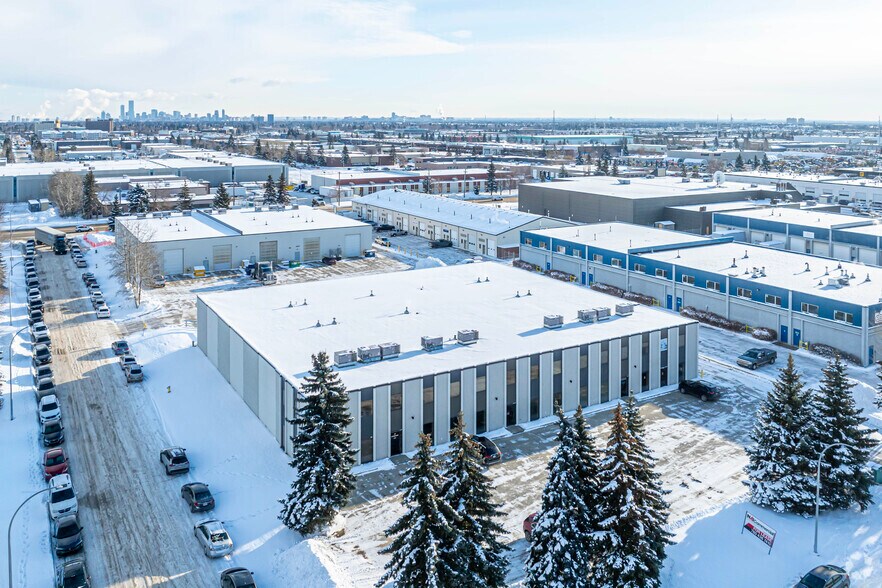 More Photos Of 10783-10785 180th St NW, Edmonton Flex For Lease