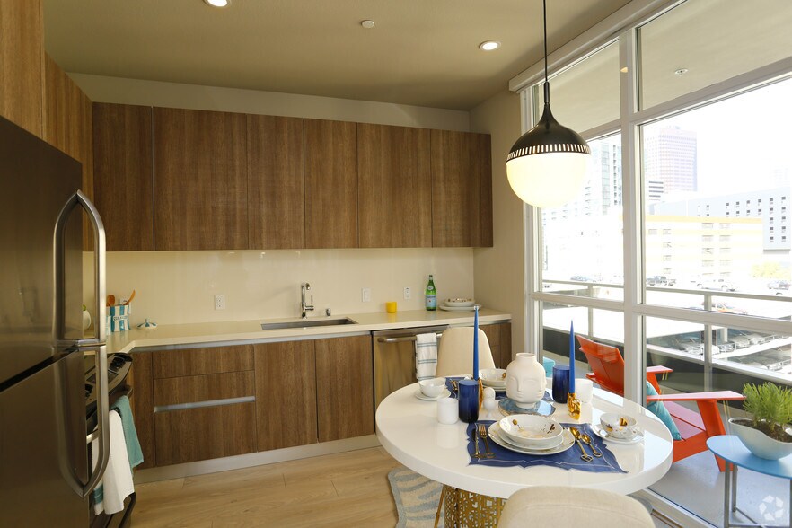 More Photos Of 750 S Grand Ave, Los Angeles Apartments For Lease