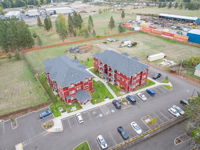 More Photos Of 13001 S Crompton's Ln, Molalla Apartments For Sale