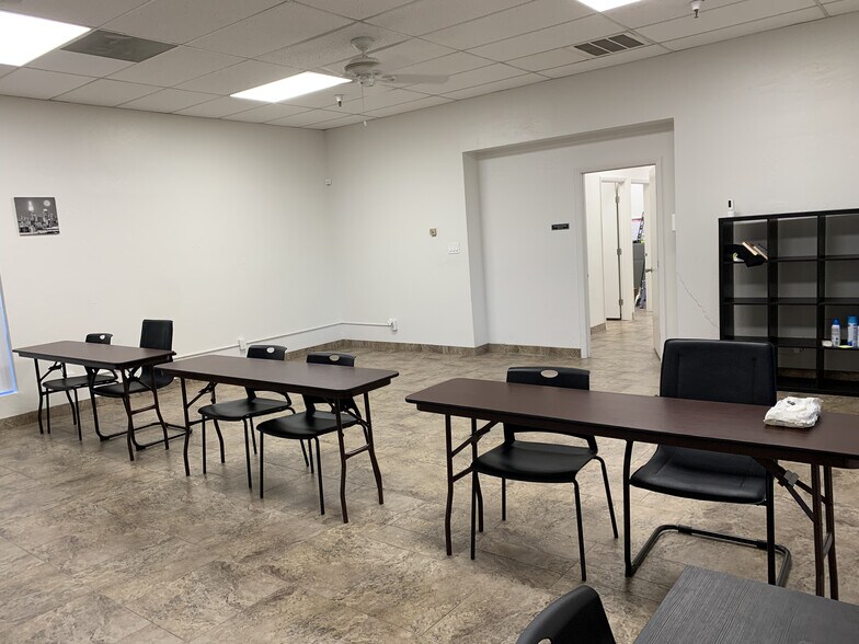 More Photos Of 2815 S Alma School Rd, Mesa Storefront Retail Office For Lease