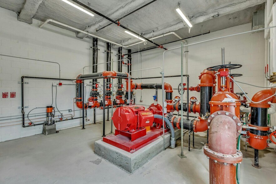 More Photos Of Long Island Expy @ Sills Rd, Medford Distribution For Lease