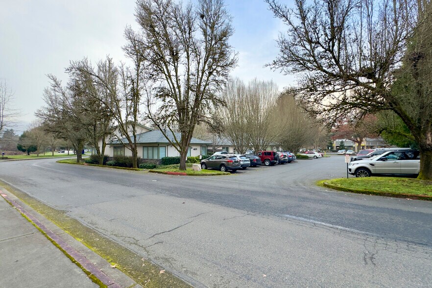 More Photos Of 4631 Whitman Ln SE, Lacey Medical For Lease