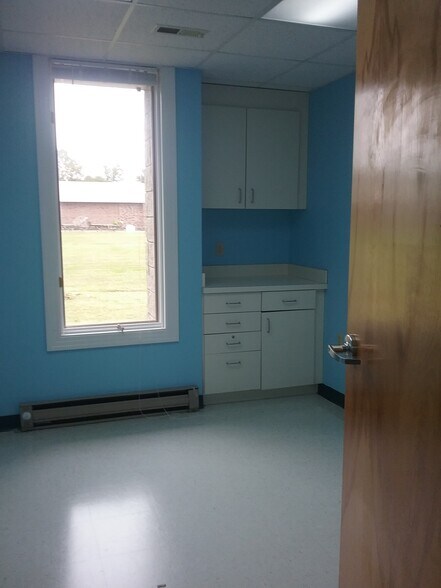 More Photos Of 9506 Hospital Ave, Nassawadox Medical For Sale